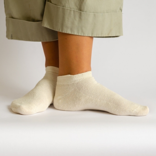 Короткие носки из конопли, светлые