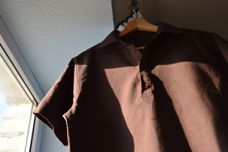 Мужская рубашка из крапивы поло коричневая